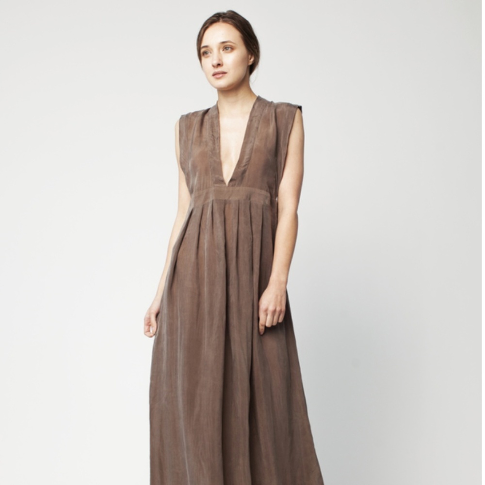 Hannayujin Empire Maxi Dress – Size Small